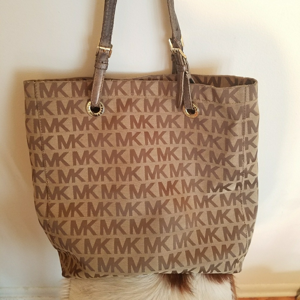 Michael Kors Signature Tote Bag